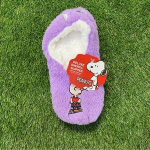 NWT Peanuts Slippers